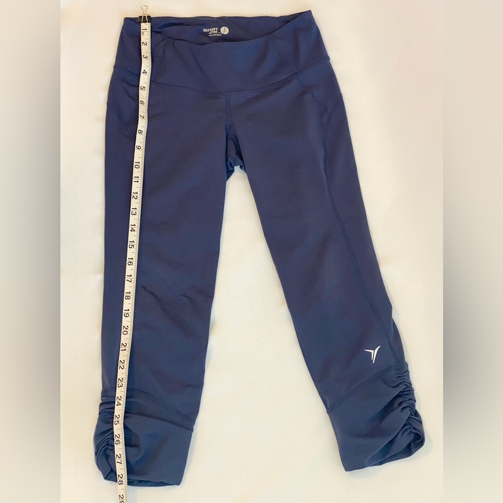 Cropped Activewear Leggings Set — 2 Pairs (Used) - Picture 5 of 11